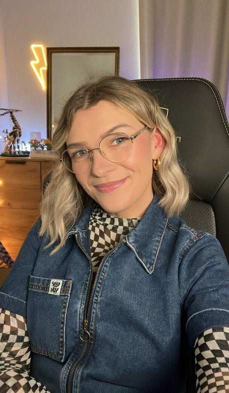 Emmalition adult actress gallery