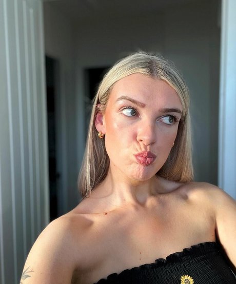 prone onlyfans beautiful nude img