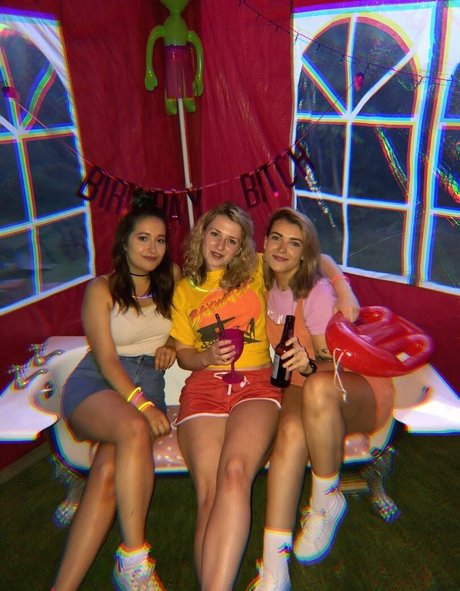 Emmalition pornographic model pics