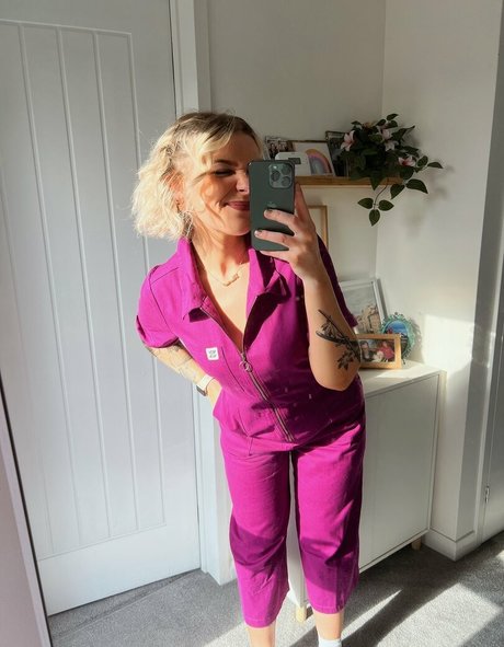 Emmalition model free pics