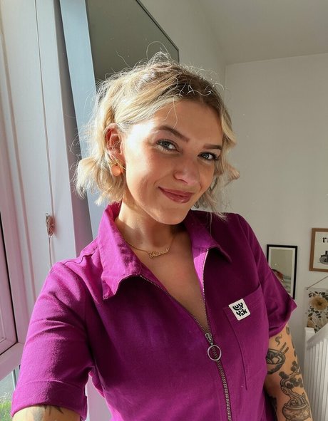 Emmalition model perfect photos