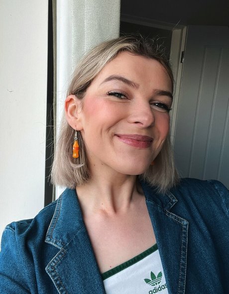 big tits nerd onlyfans free xxx image