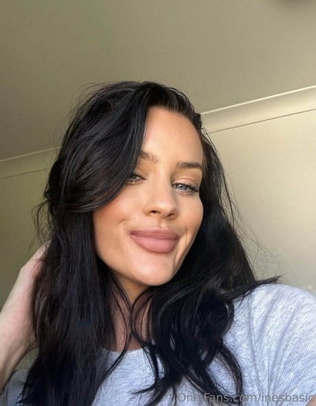 Ines Basic adult model photos