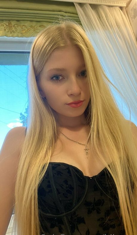 Bilyavamusic star naked pic