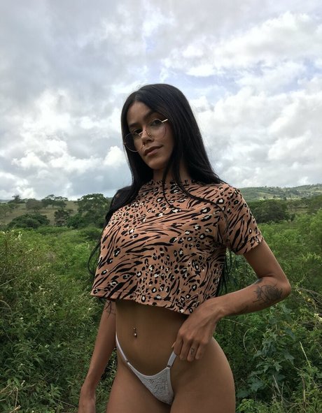 EvilHotGirll model beautiful pics