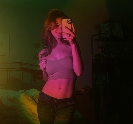 Lolwhatgod sex model pic