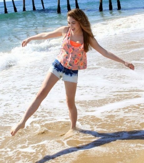 McKaley Miller star xxx image