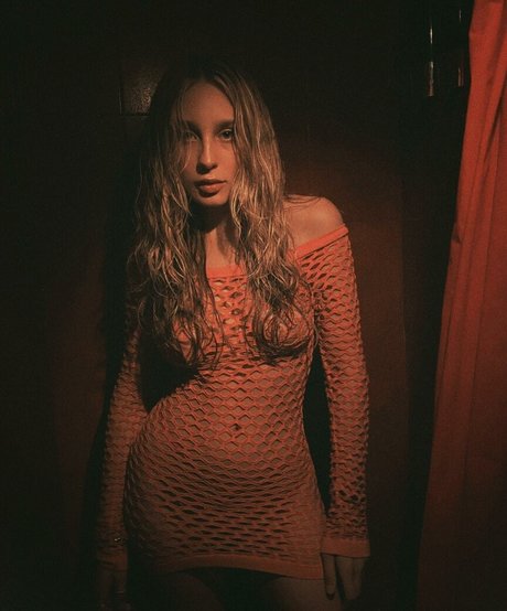 Arina Klinton model pictures