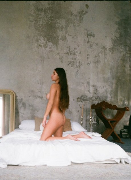 Avrelia Amaris model nudes pics