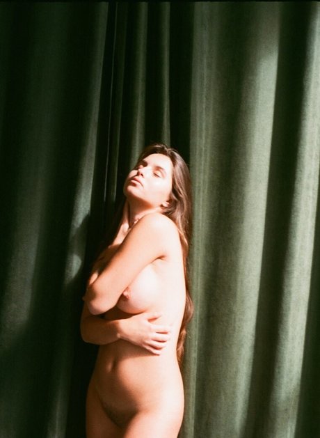 Avrelia Amaris erotic pornstar pictures