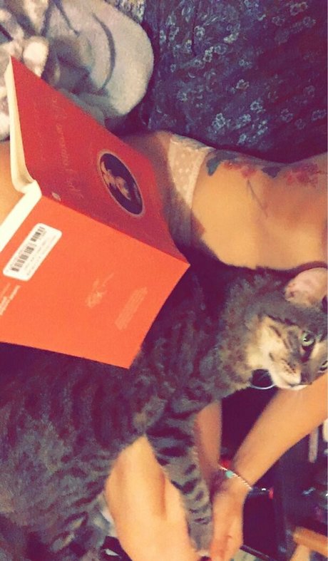 hippie luna model photos