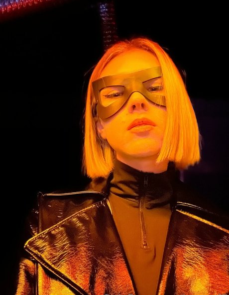 inez offi art actress pics