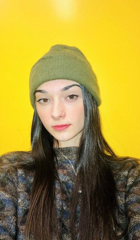 Emma Lilly model xxx gallery