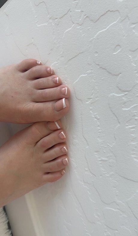 Ambrefit naked model pic