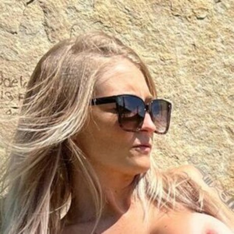 LadyWolf44 nudes star gallery