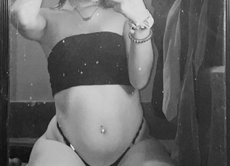 deefaults model hot pics