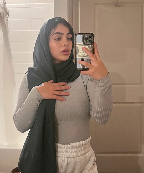 amanamalk1 star erotic photo