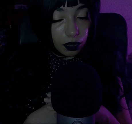 Aiko ASMR nude star pic