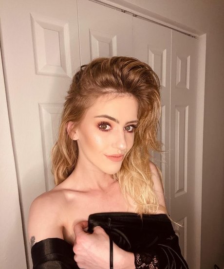 Abby After Dark pornstar beautiful img