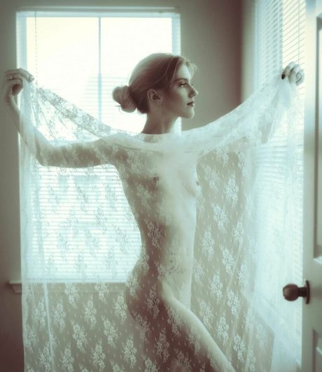 Abby After Dark model nude pic