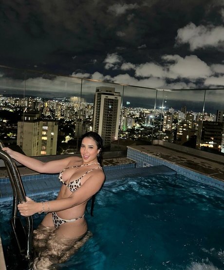 Cinthia Cruz model porn images