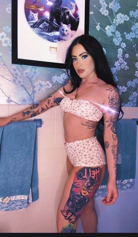 alexstitchins nude actress gallery