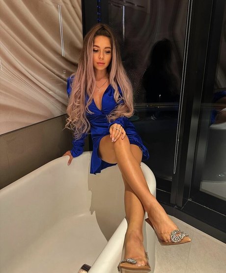 ebony midget onlyfans sexy nude picture