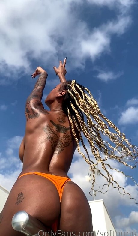 softnunu sexy actress img