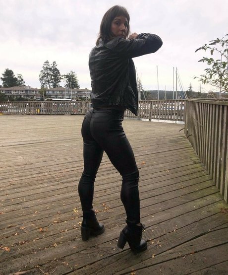 juicykitanya nude pornstar gallery