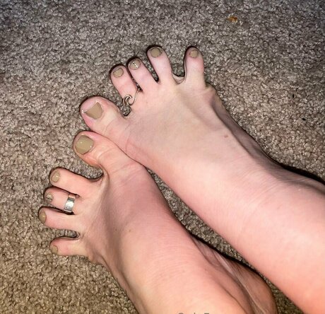 Emrrowley adult model img