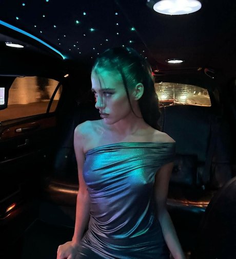 Olivia Neill hd star image