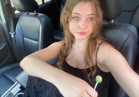 Nefffss model art galleries