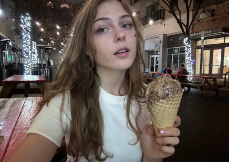 Nefffss beautiful model photo