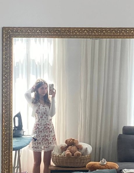 Nefffss model naked images