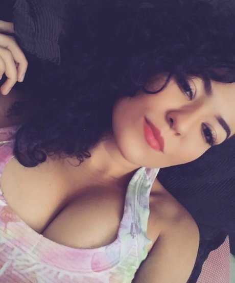 Jessica Chavez exclusive star img