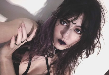 Yuunyu porn model image