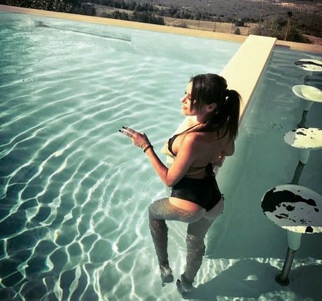 Iulia Carmen nice actress image