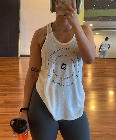 Fiza Choudhary model nice gallery