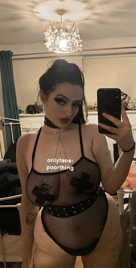 poorthing model porn pic