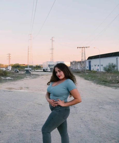 elviabombon pretty model pics