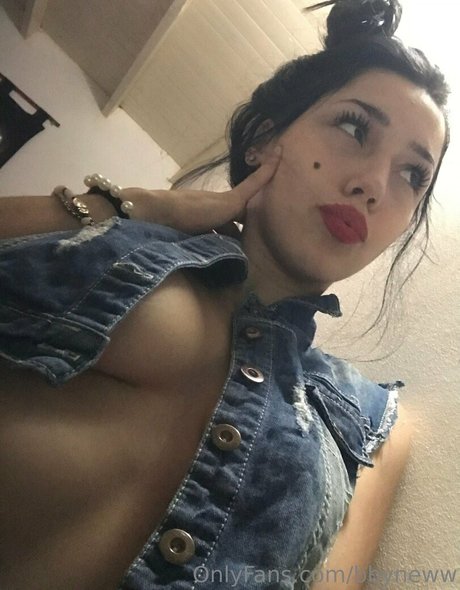 queenlatinna model top picture