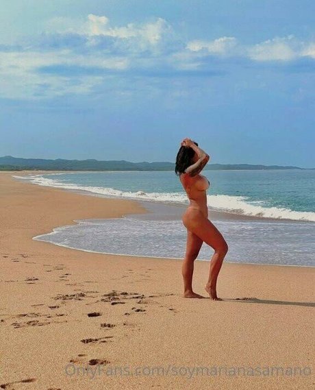 Mariana Samano model art galleries