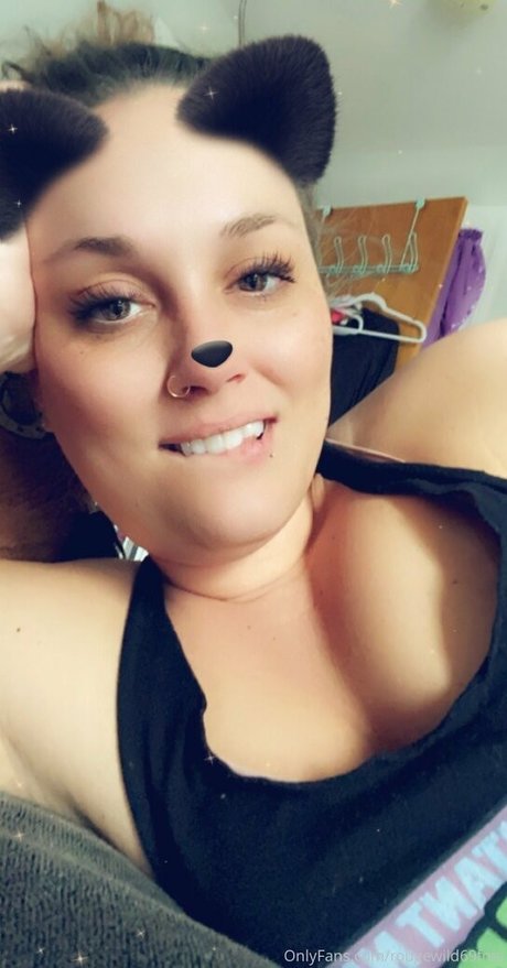 rougewild69free beautiful model img