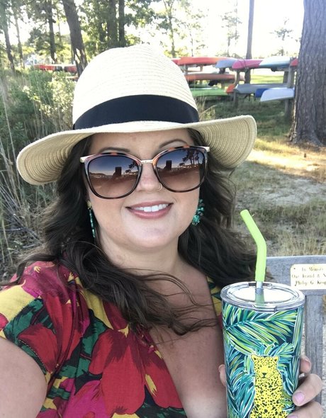 queen of spades model beautiful pics