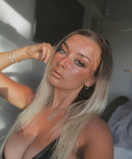 Lucy Cartlidge nice actress picture