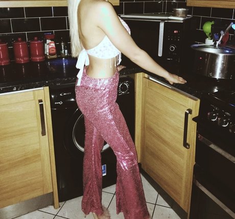 Lucy Cartlidge star top gallery