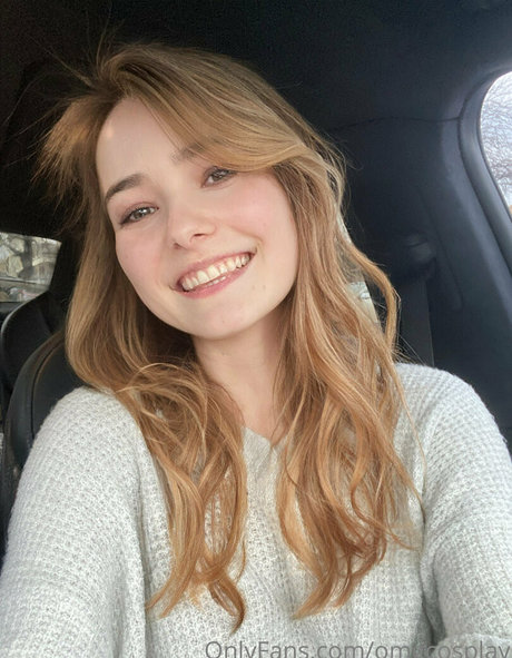 Mags IRL sexy star pics