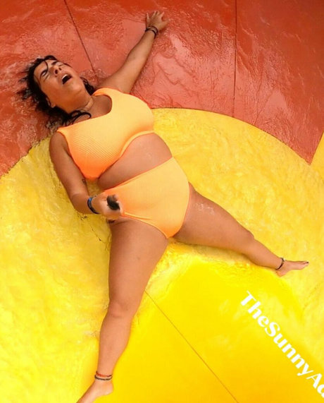 Milla Chats free pornstar image