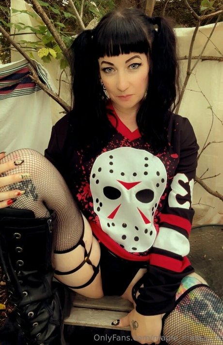 maple massacre xxx star img