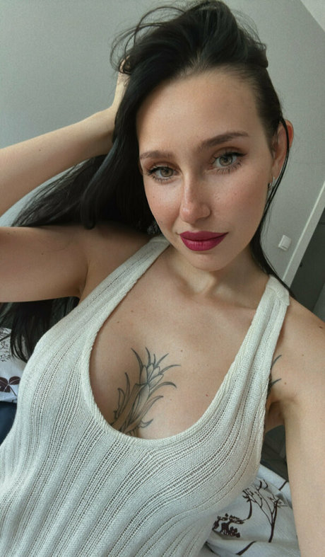 kisscat free high quality pornstar images